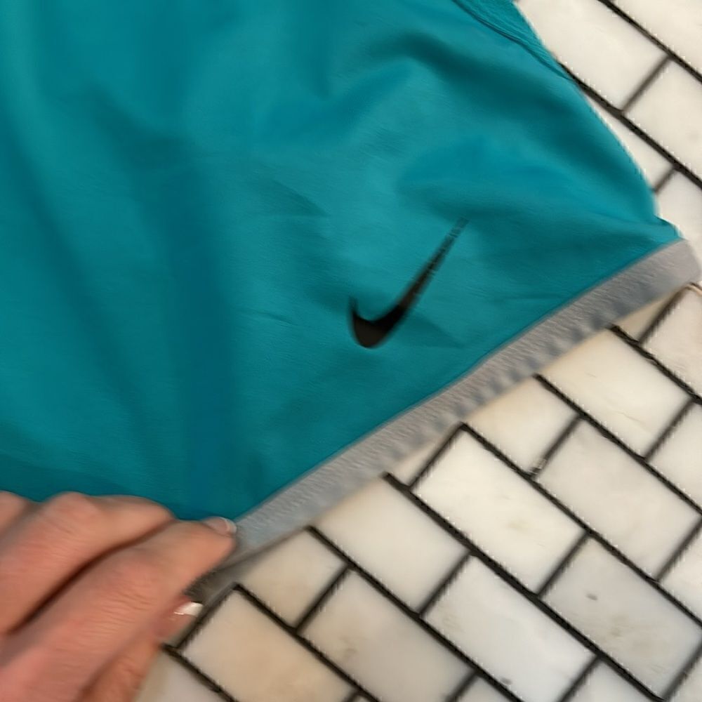 Nike dri fit teal tennis skirt with gray trim - sz M - EUC - retro vintage feel - Picture 3 of 6